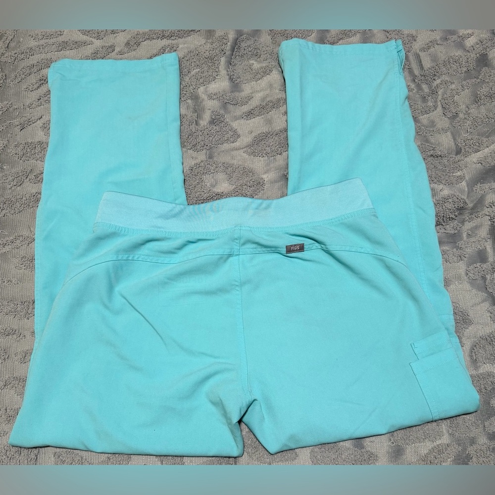 FIGS Neon Blue Kade Cargo Scrub Pants Size Medium - Picture 2 of 4